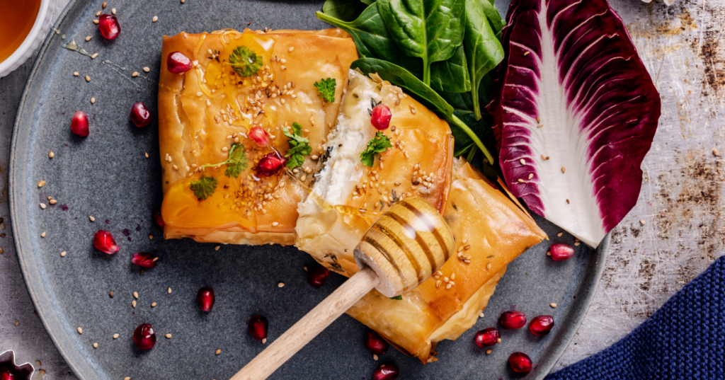 feuilleté grec à la feta, miel et pistache